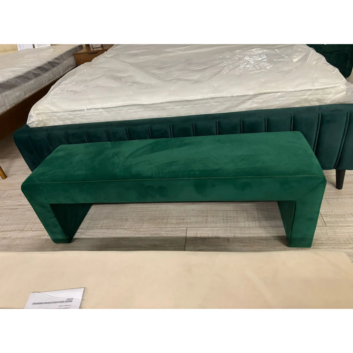 PRODUS RESIGILAT - Bancheta OPERA, verde smarald, stofa catifelata, 141x43x49 cm