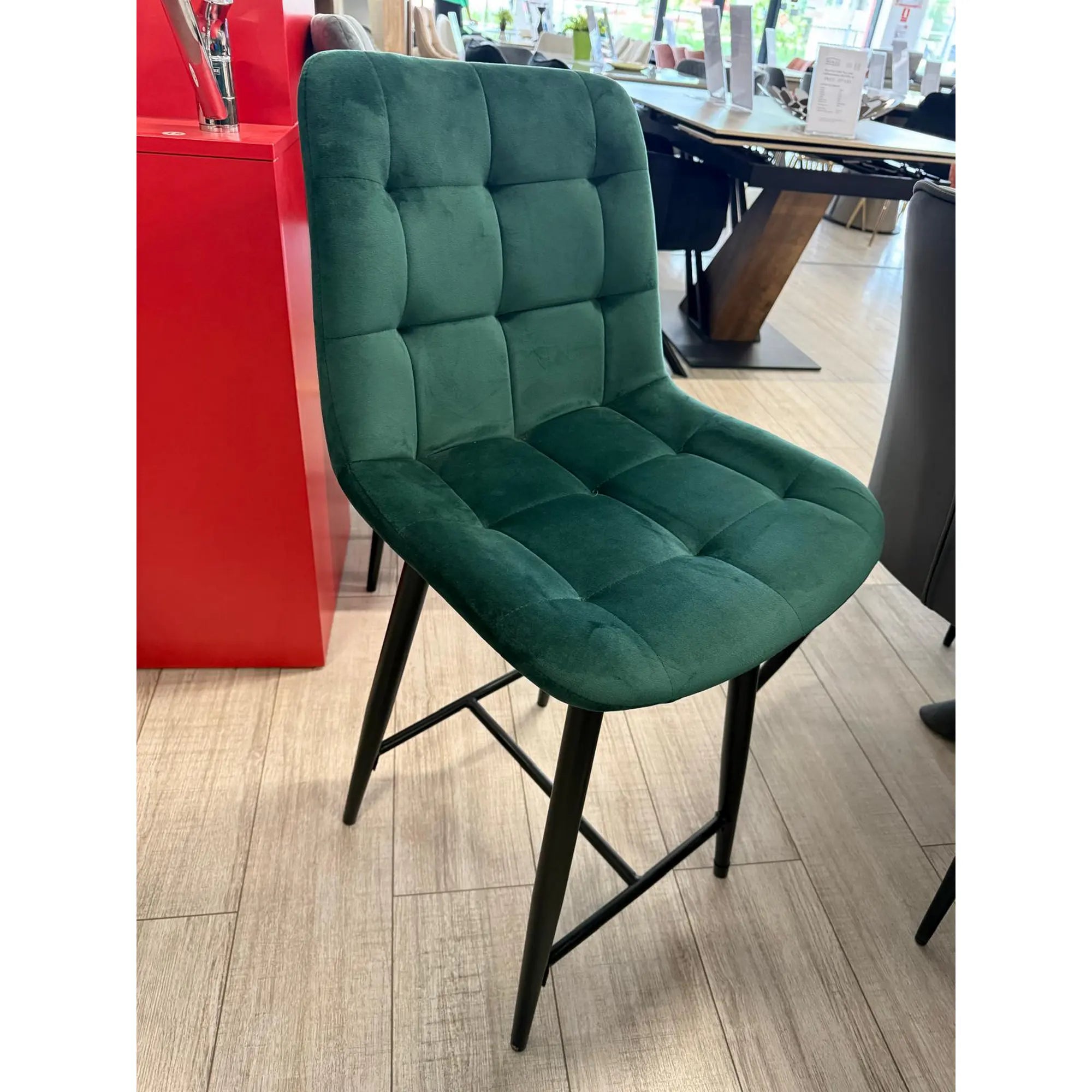 PRODUS RESIGILAT - Scaun bar CHIC H-2, verde/negru mat, stofa catifelata/metal, 46x51x90 cm