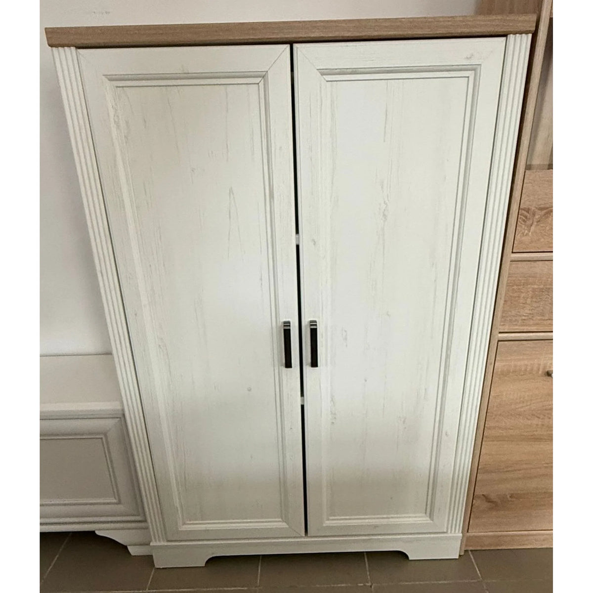 PRODUS RESIGILAT - Comoda JASMIN, alb/stejar artisan, PAL, 86x38x127 cm