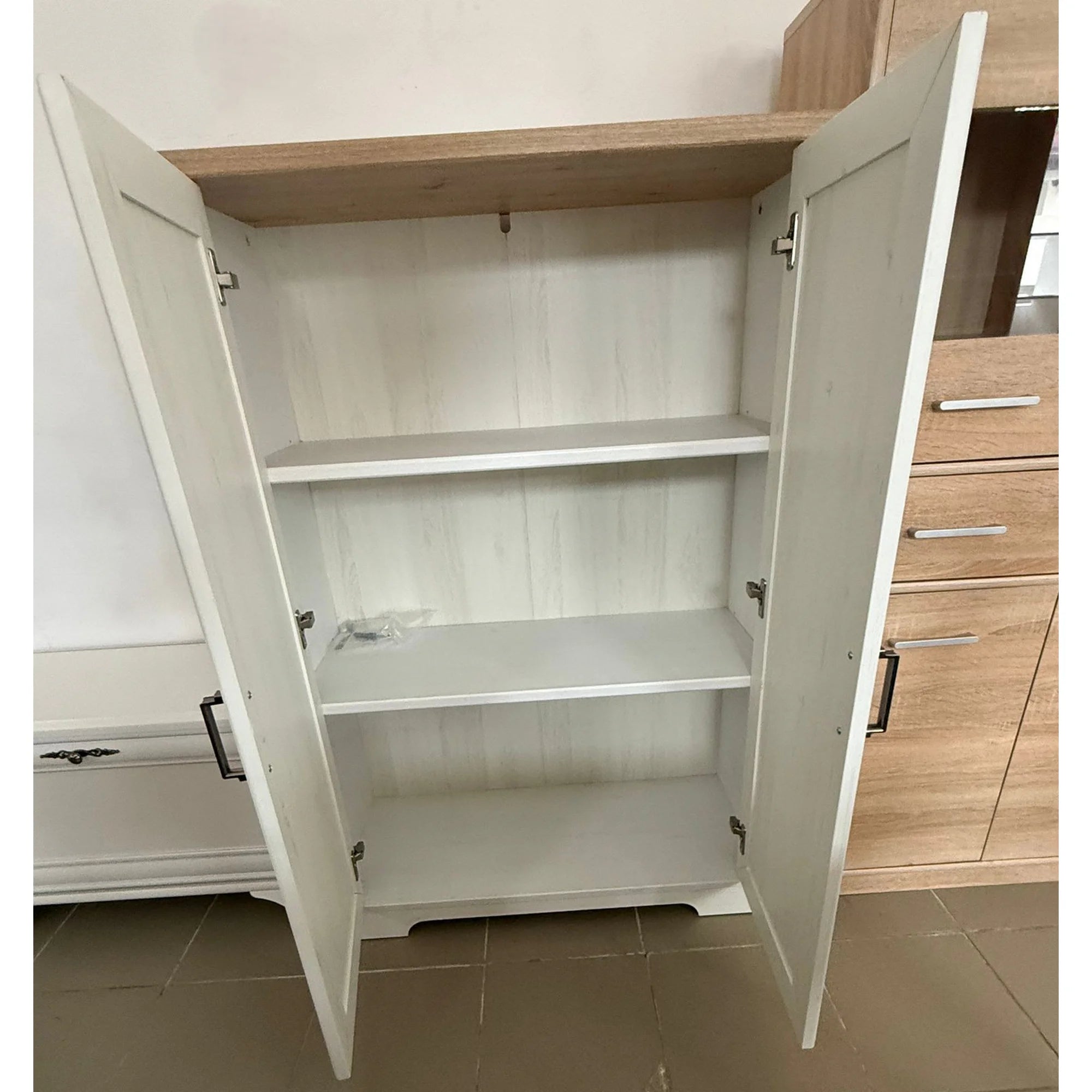 PRODUS RESIGILAT - Comoda JASMIN, alb/stejar artisan, PAL, 86x38x127 cm