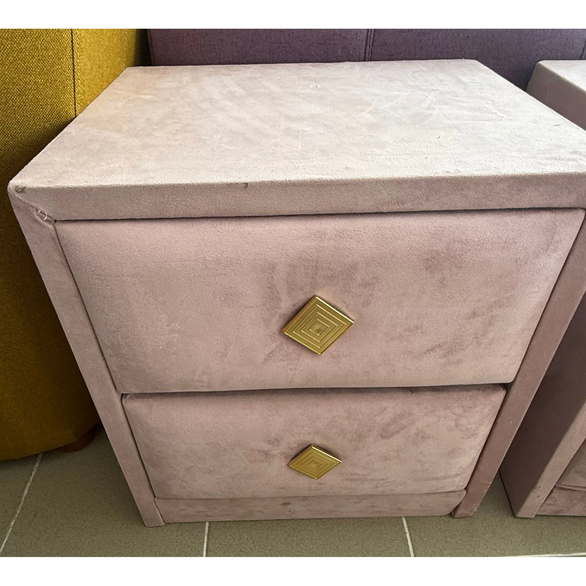 PRODUS RESIGILAT - Noptiera VISCO LUX, stofa catifelata roz, 50x45x51 cm