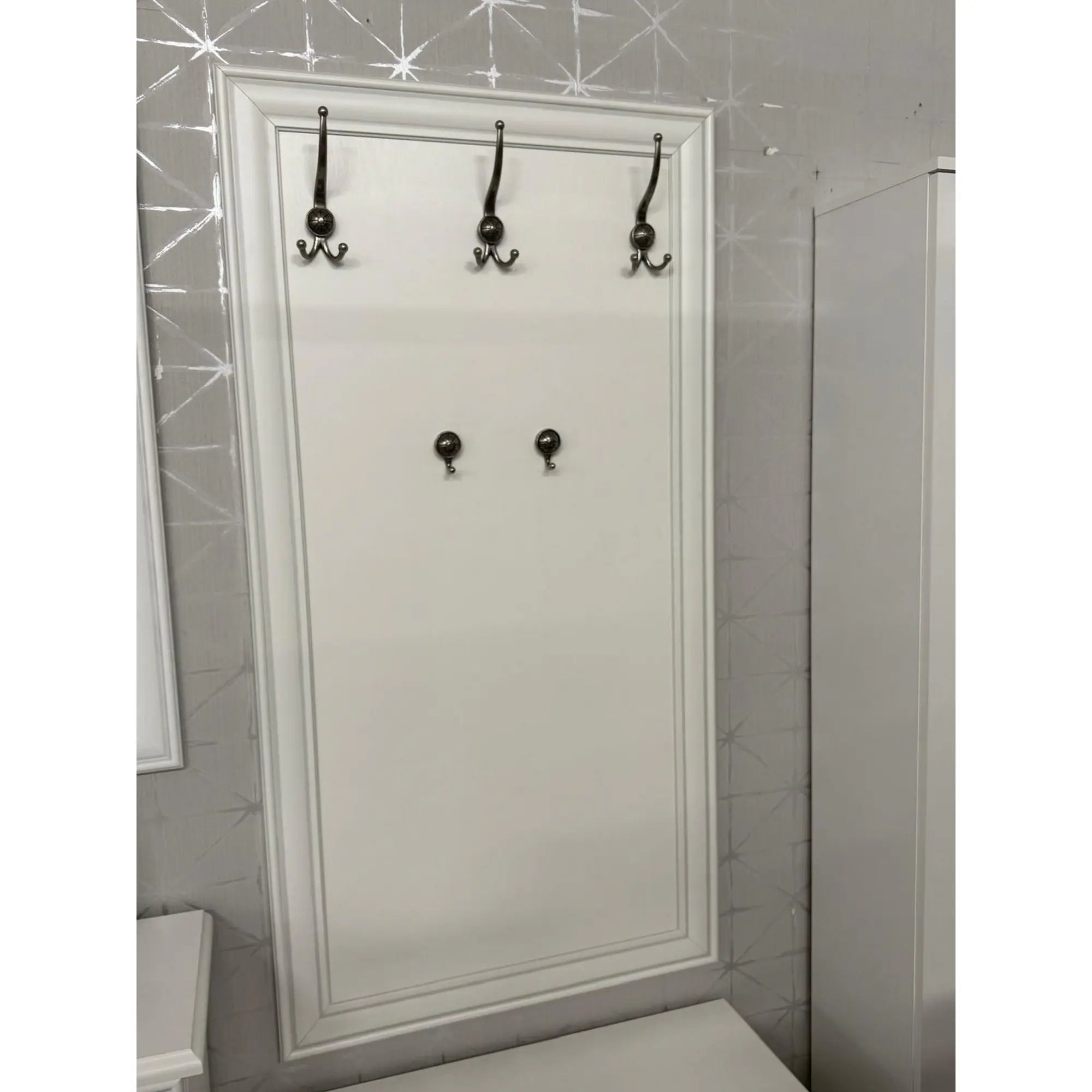 PRODUS RESIGILAT - Cuier IDENTO B, alb, PAL/metal, 75x3x144 cm