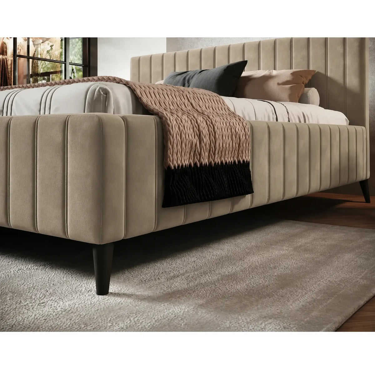 Pat MAGGIE SR 180x200, stofa catifelata bej - Riviera 16, cu suport saltea si sistem de reglare