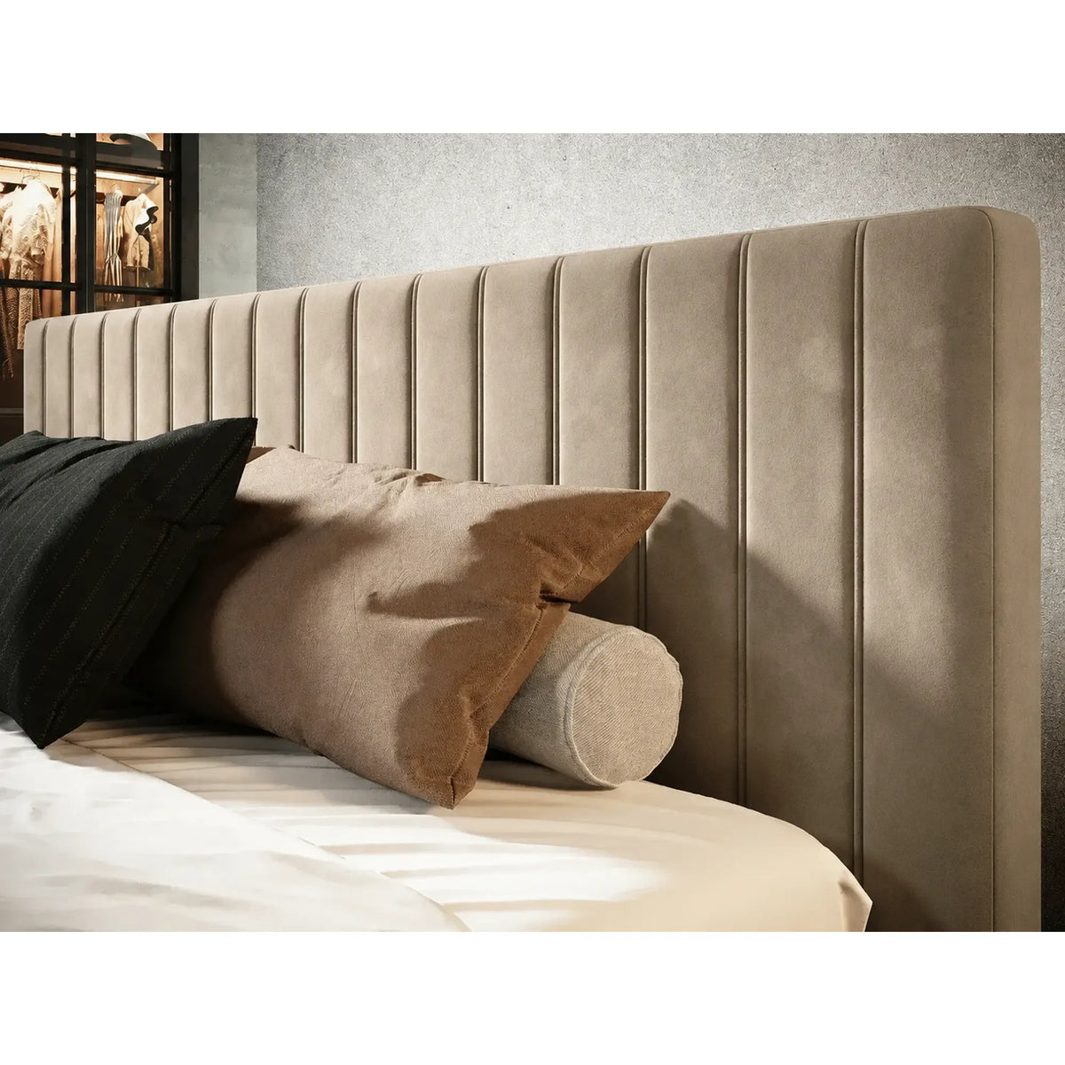 Pat MAGGIE SR 180x200, stofa catifelata bej - Riviera 16, cu suport saltea si sistem de reglare