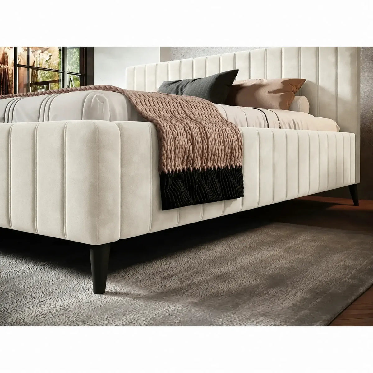 Pat MAGGIE SR 180x200, stofa catifelata crem - Riviera 21, cu suport saltea si sistem de reglare