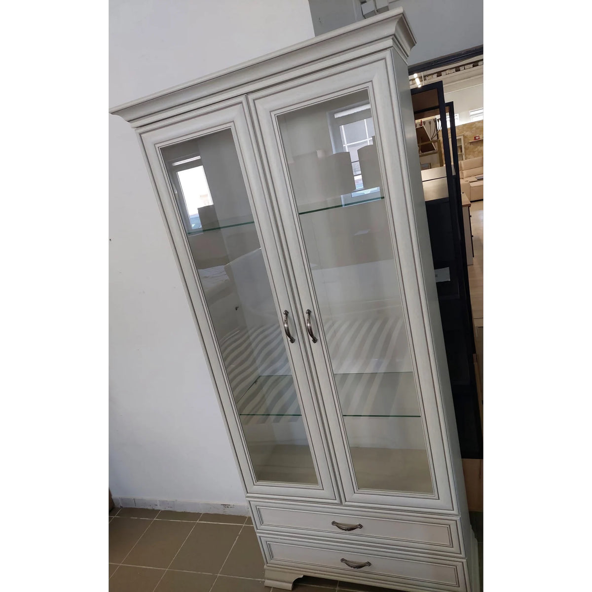 PRODUS RESIGILAT - Vitrina TIFFANY, alb vintage, PAL/sticla, 99x40x212 cm
