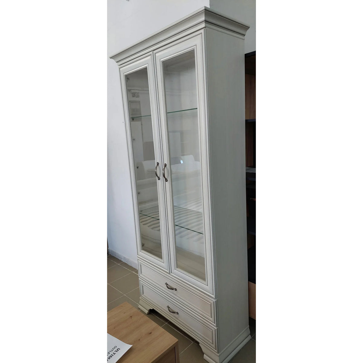 PRODUS RESIGILAT - Vitrina TIFFANY, alb vintage, PAL/sticla, 99x40x212 cm