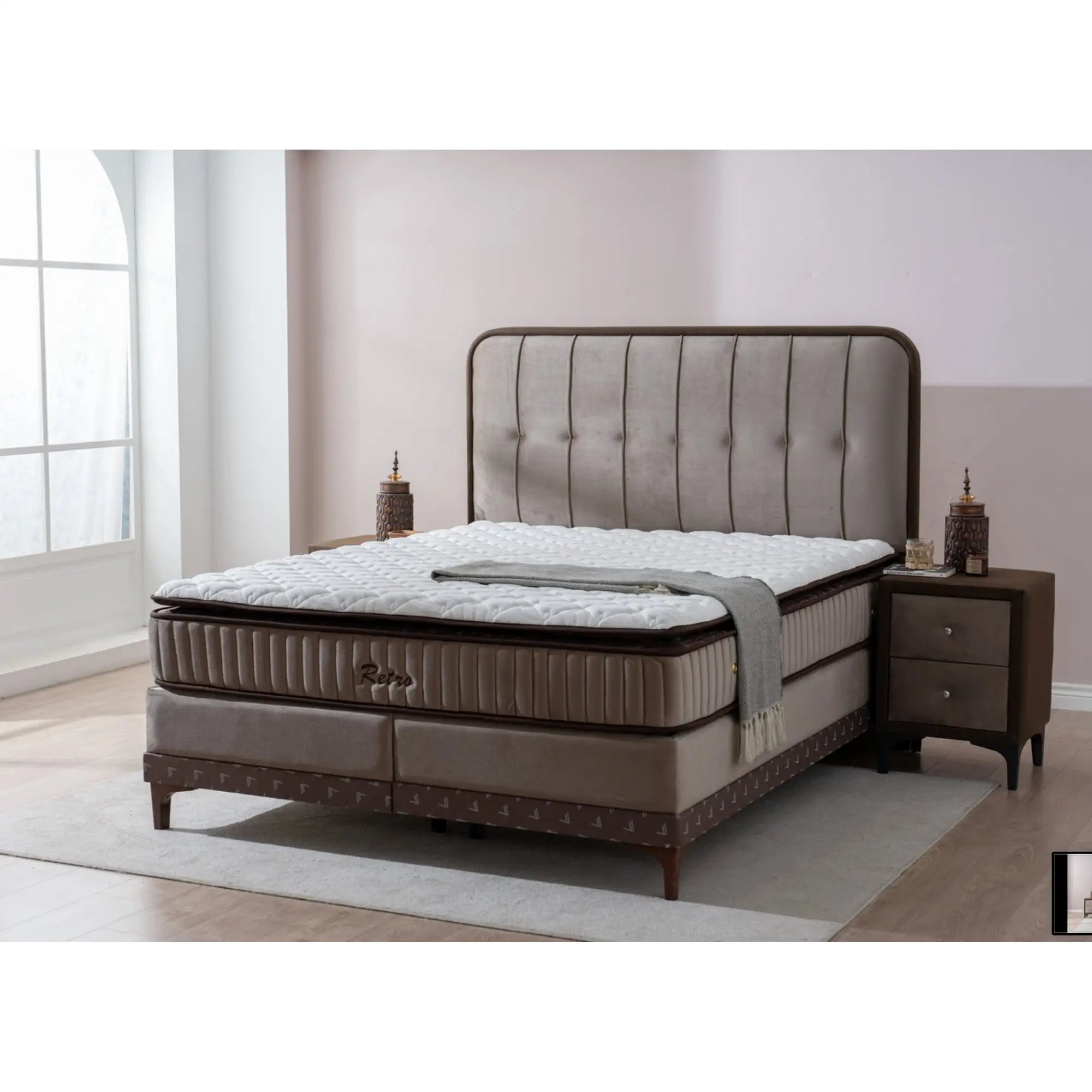 Pat RETRO 160x200, stofa catifelata maro deschis - Luna 03, cu somiera si spatiu depozitare