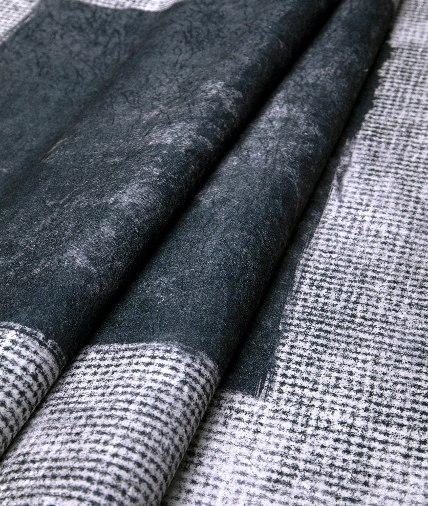 Covor 1501, 80x150 cm, forma dreptunghiulara, tesatura catifelata, multicolor