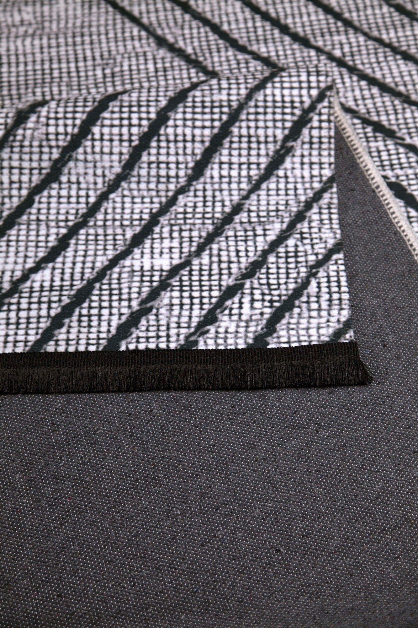 Covor 1512C, 80x150 cm, forma dreptunghiulara, tesatura catifelata, gri