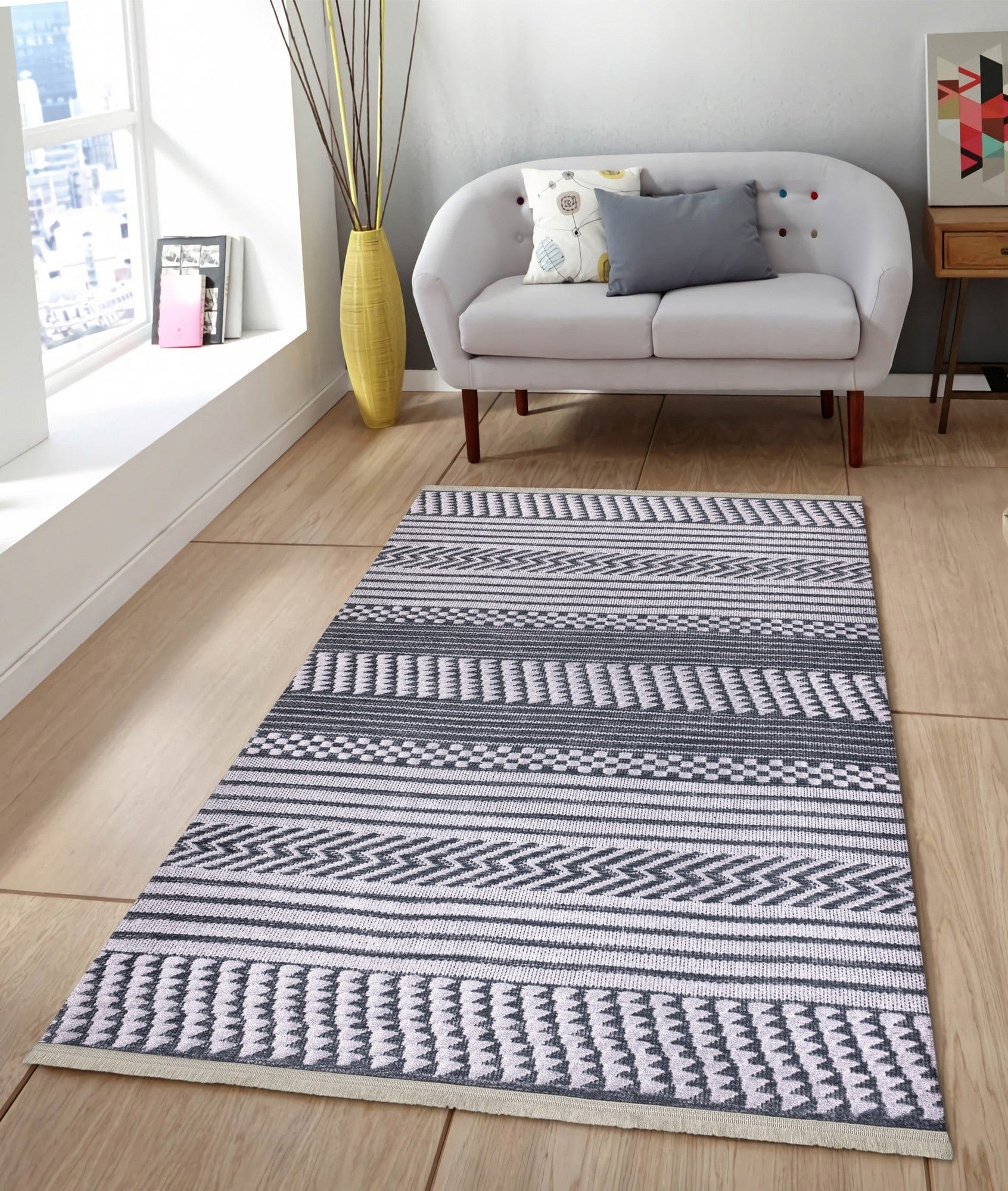 Covor 1514B, 80x150 cm, forma dreptunghiulara, tesatura catifelata, alb/gri