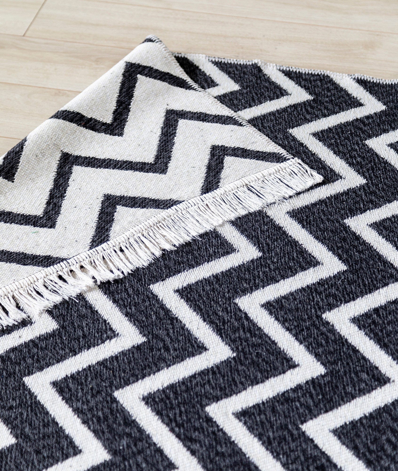 Covor 23002A, 80x150 cm, forma dreptunghiulara, bumbac, alb/negru