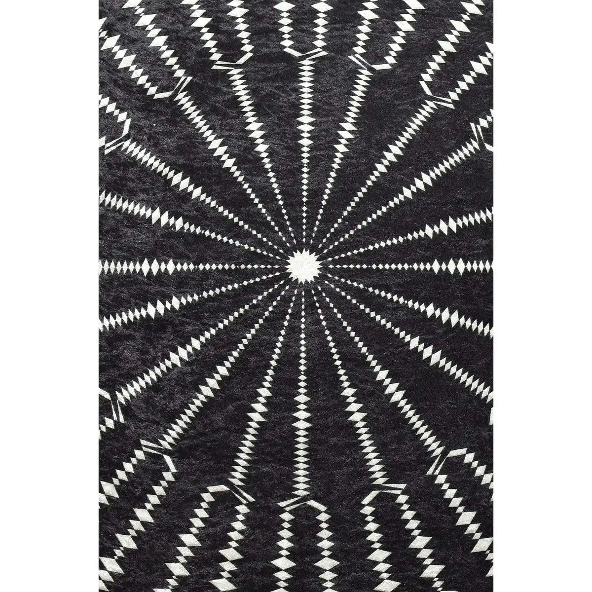 Covor BUIO DJT CAP, 140x140 cm, forma rotunda, tesatura de catifea/poliester, negru/alb