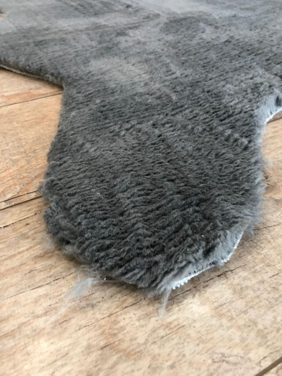 Covor POST PLUSH, 60x90 cm, forma atipica, poliester, gri inchis