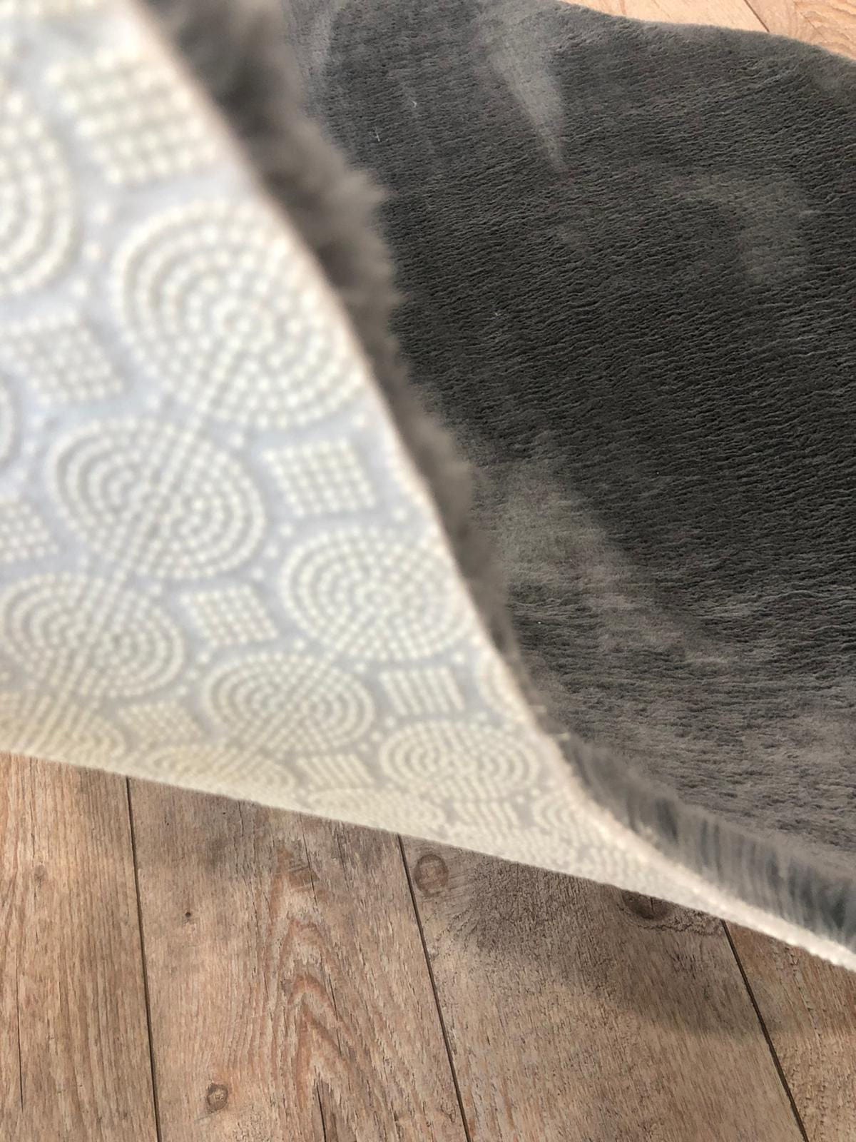 Covor POST PLUSH, 60x90 cm, forma atipica, poliester, gri inchis