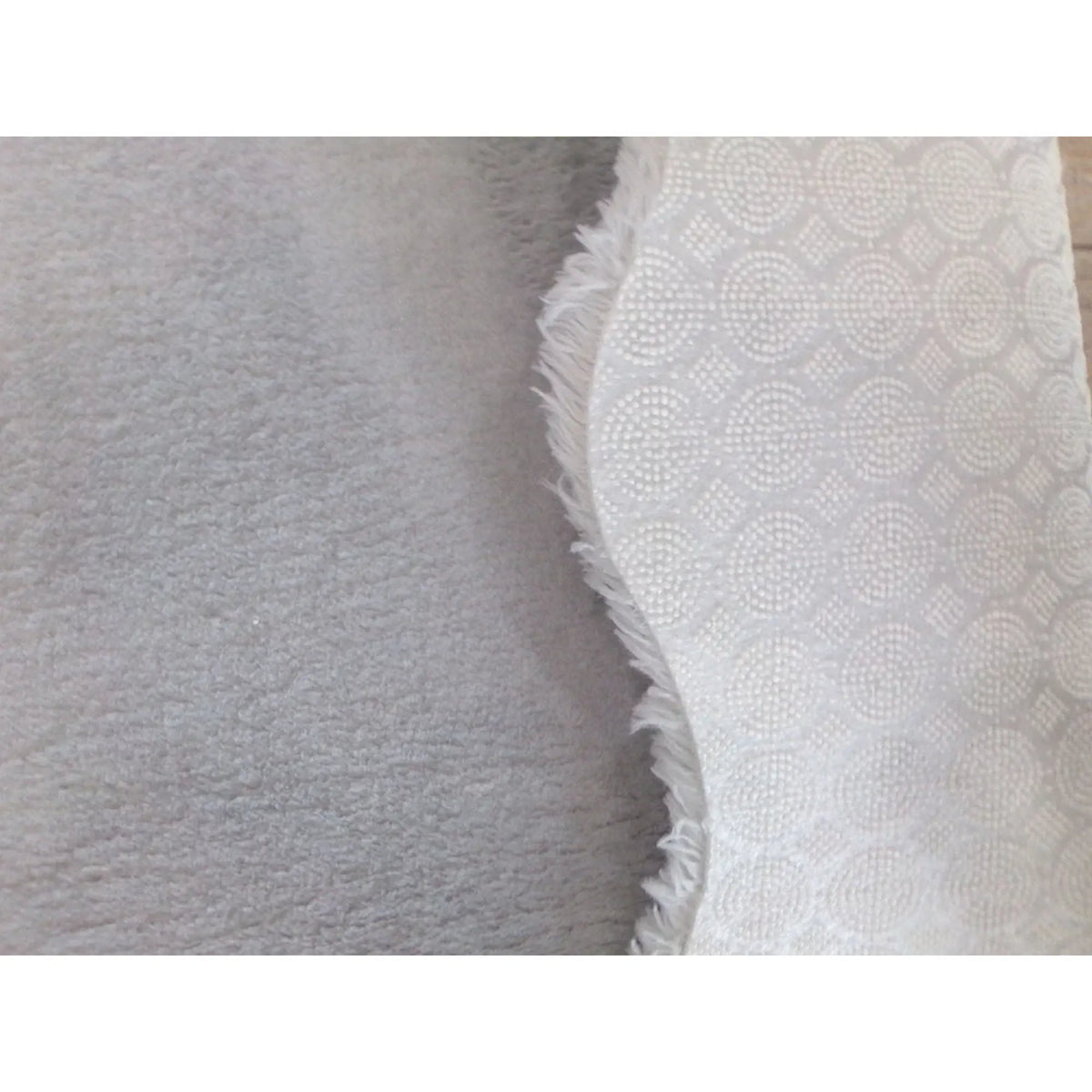 Covor POST PLUSH, 80x120 cm, forma atipica, poliester, gri deschis