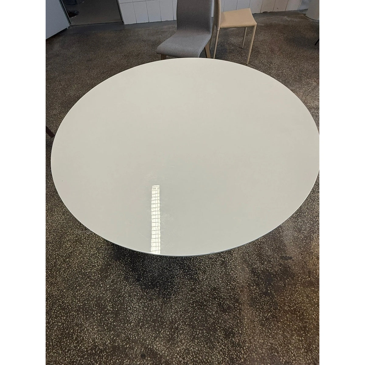 PRODUS RESIGILAT - Masa rotunda 120 VEGAS, alb/auriu, MDF/metal