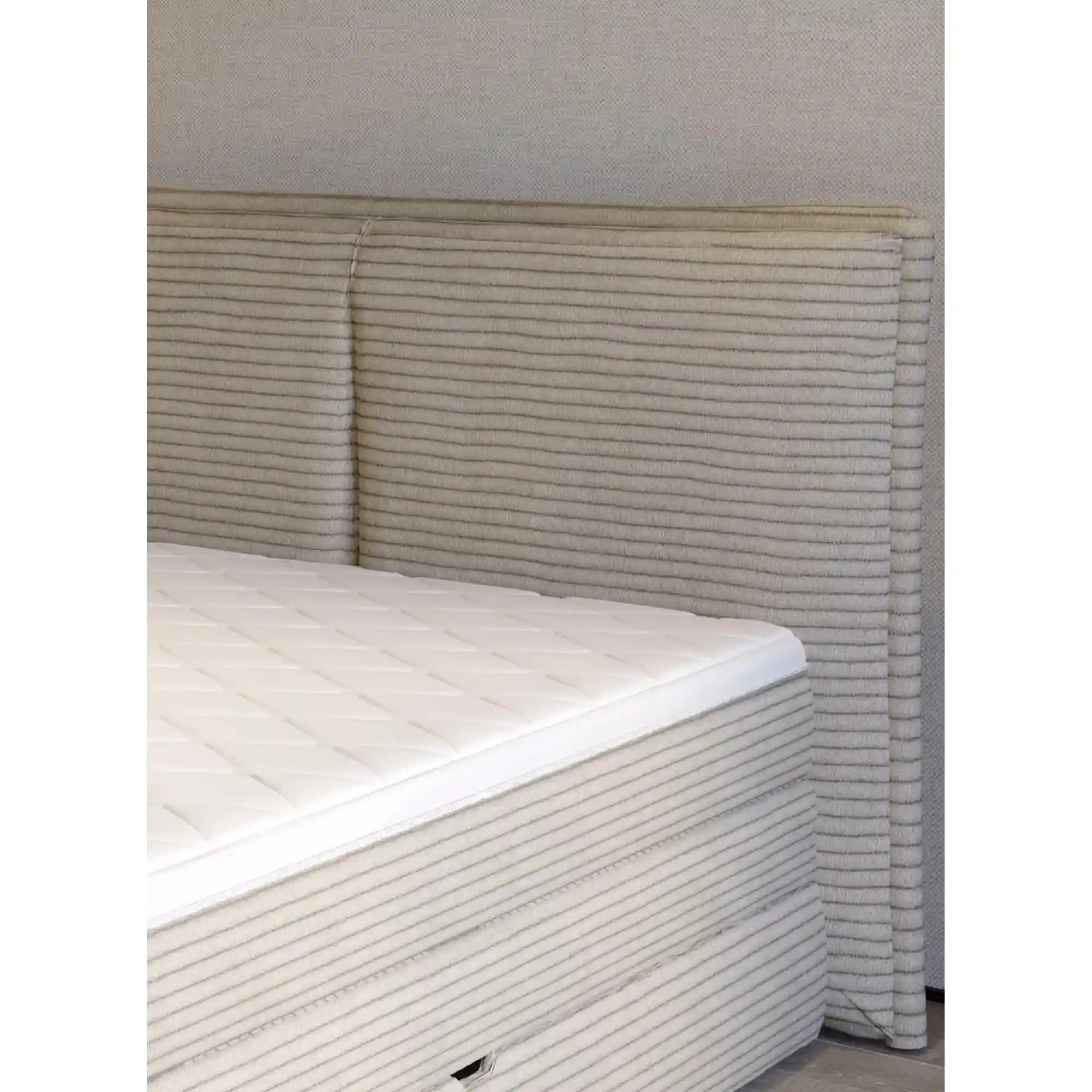 Pat boxspring MADDEN 140x200, personalizabil materiale Gama Premium, 2 lazi depozitare, cu saltele si topper
