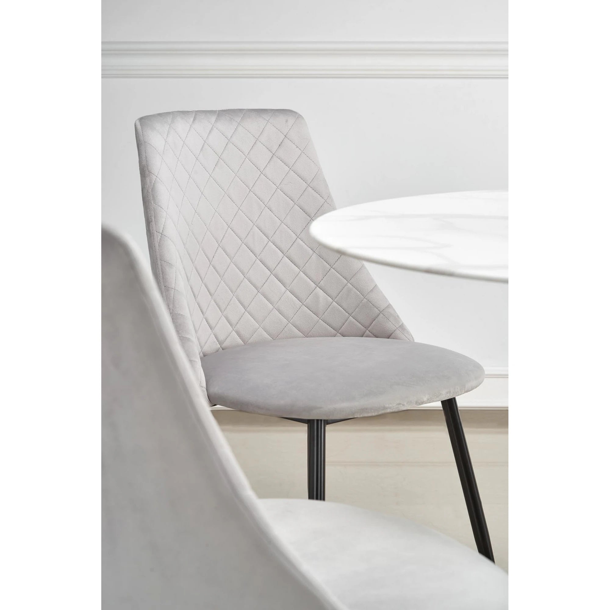 Masa AMBROSIO, alb cu efect de marmura/negru, sticla/metal, 90x90x72 cm