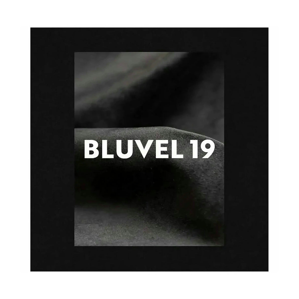 Fotoliu LADY, stofa catifelata neagru - Bluvel 19, 82x92x101 cm
