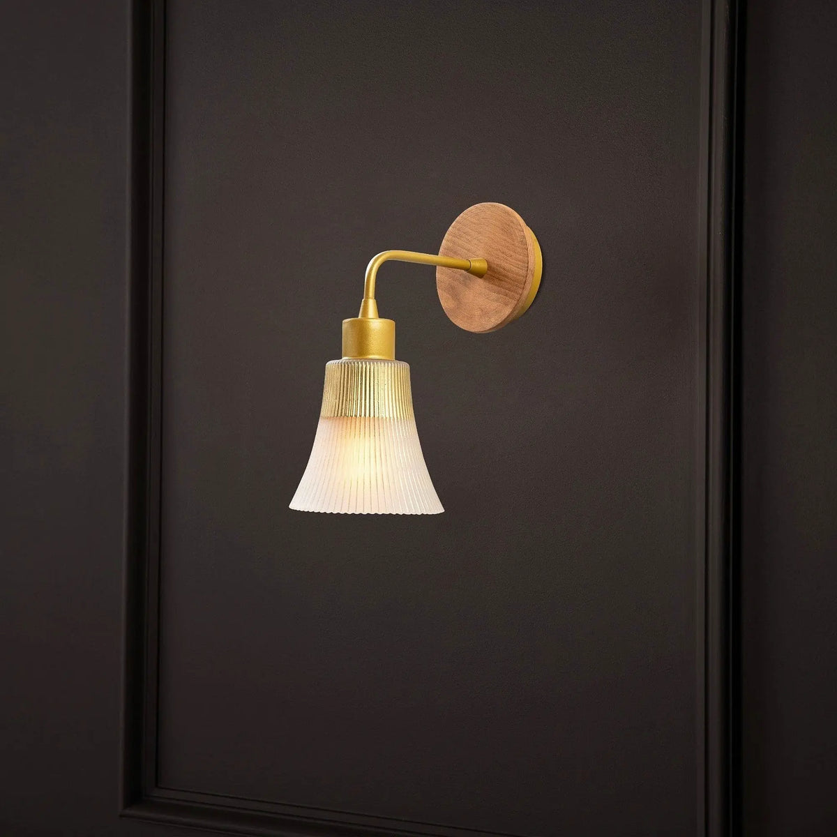 Lampa perete FOCA-N-131, auriu/stejar, sticla/fier, 13x24x28 cm