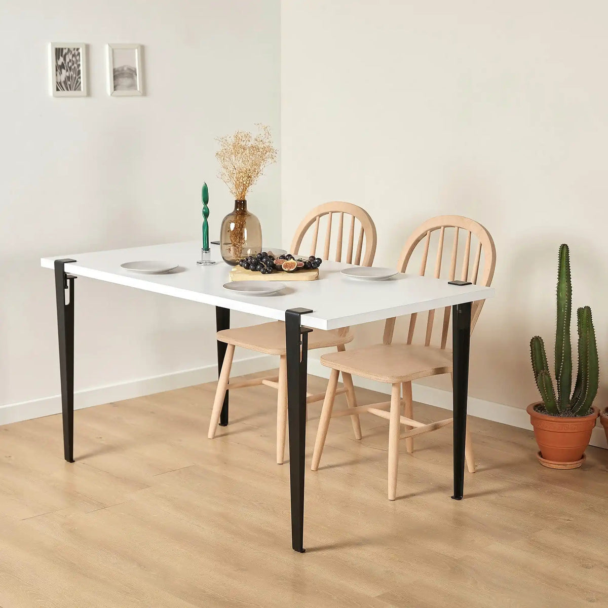 Masa EUROTAS, alb/negru, PAL melaminat, 120x60x75 cm
