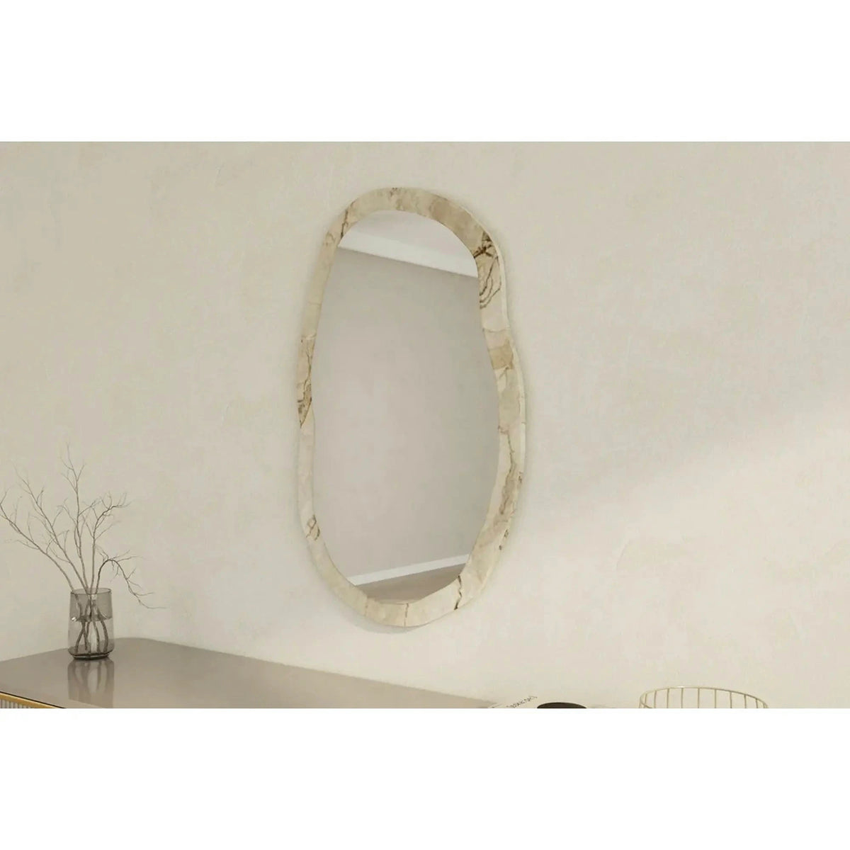 Oglinda perete LOSSA, bej cu efect de marmura, 52x86 cm