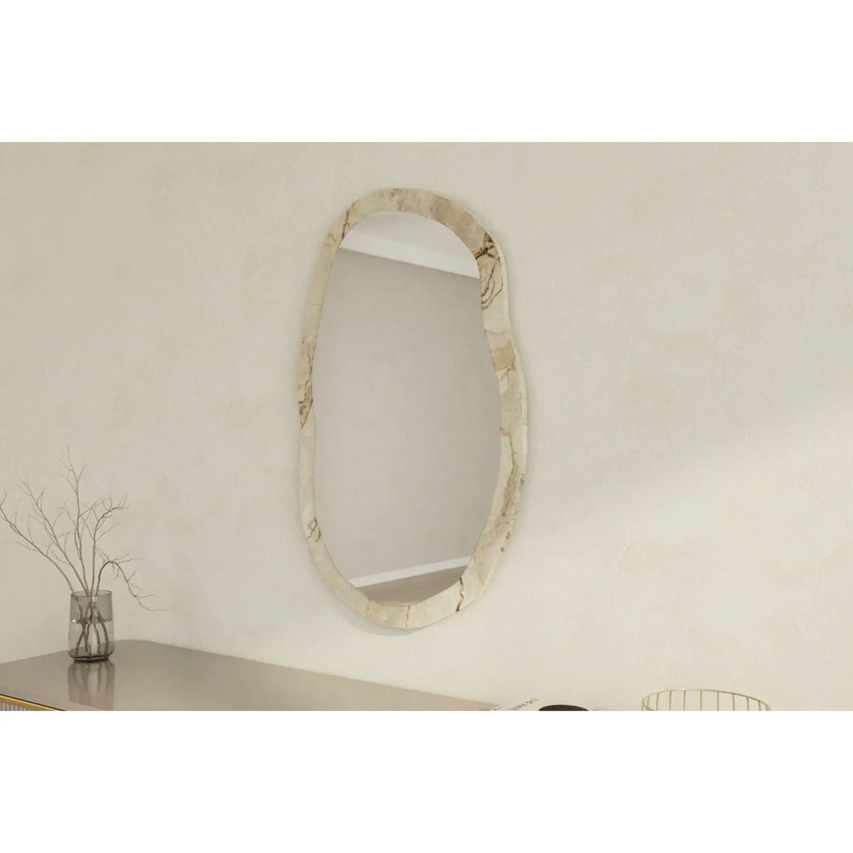 Oglinda perete LOSSA, bej cu efect de marmura, 52x86 cm