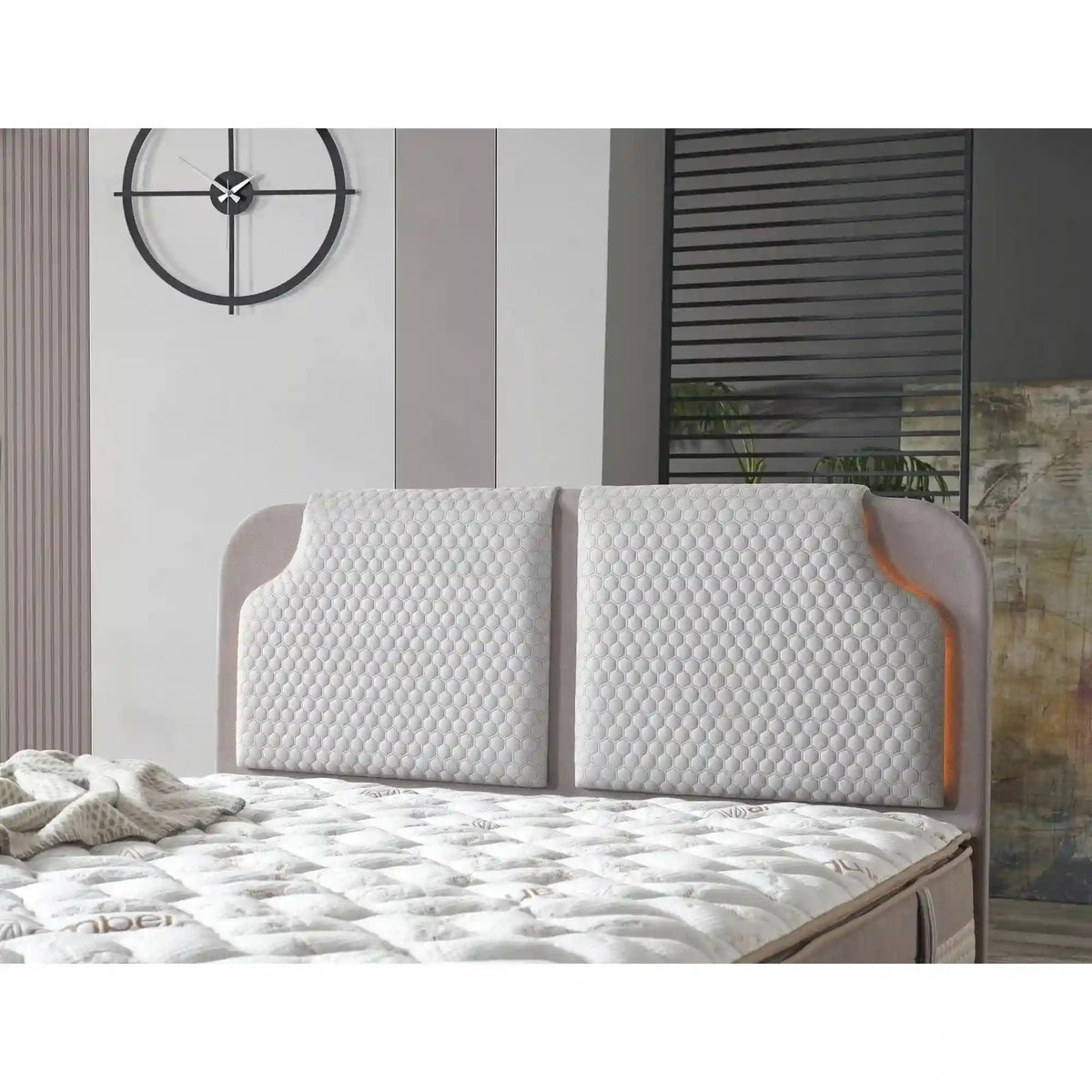 Pat AMBER 160x200, stofa catifelata grej - Wooly 70, cu somiera si spatiu depozitare