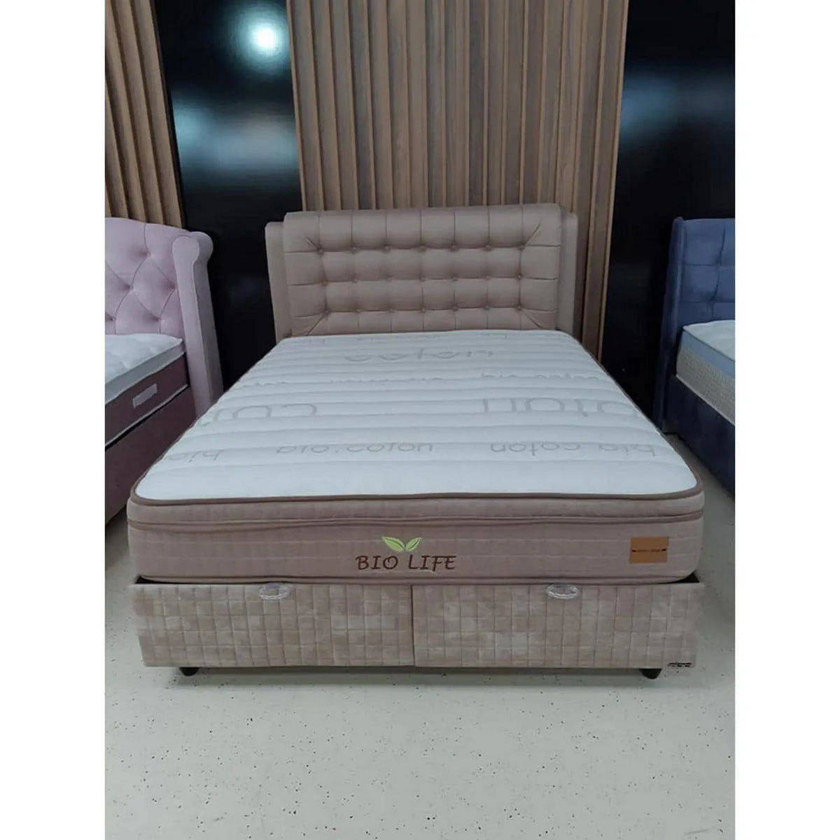 Pat BIO LIFE 140x200, bej, stofa/burete/PAL/metal, cu somiera, lada pentru depozitare si port USB