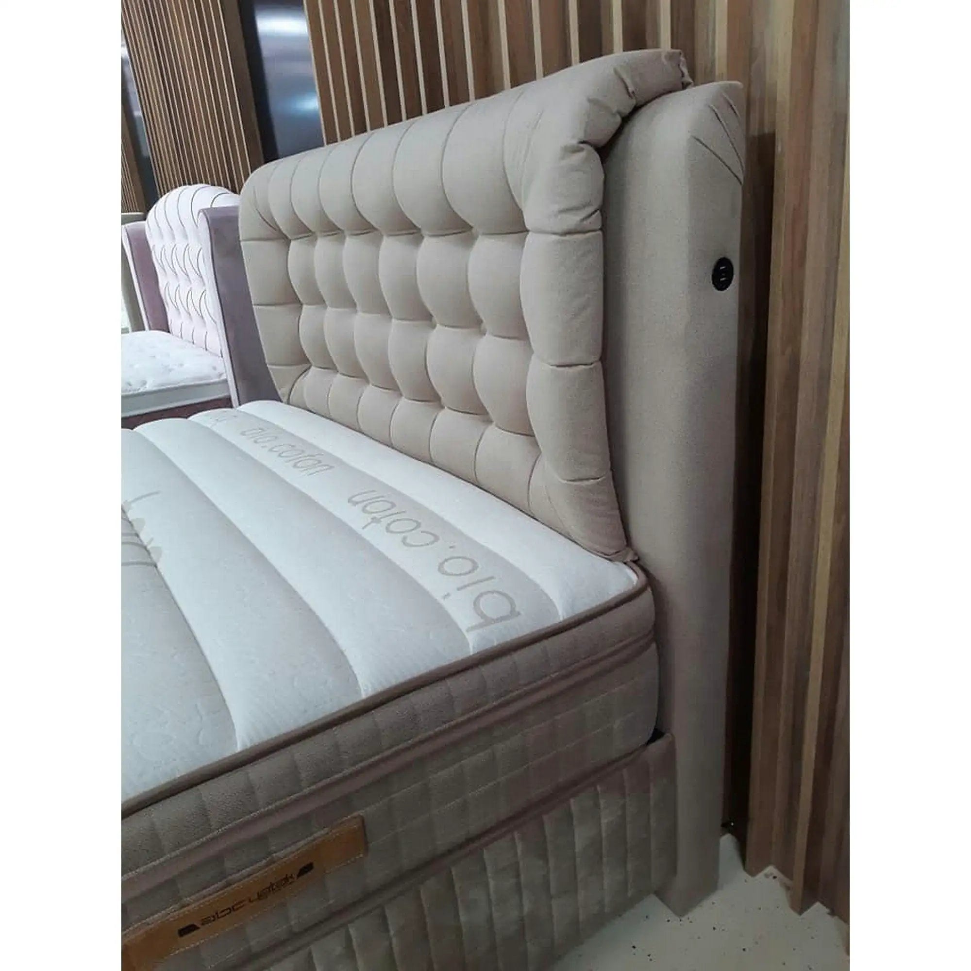 Pat cu spatar tapitat BIO LIFE 160x200, bej, stofa/PAL/metal, cu somiera, lada pentru depozitare si port USB