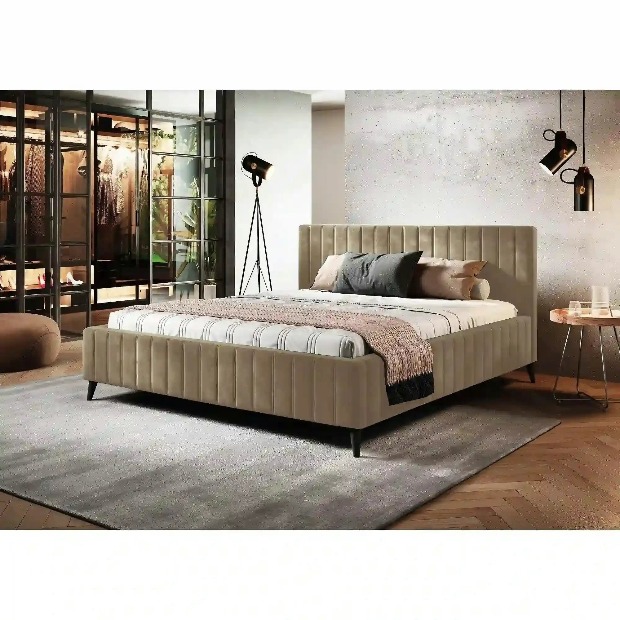 Pat MAGGIE SR 180x200, stofa catifelata crem - Riviera 21, cu suport saltea si sistem de reglare
