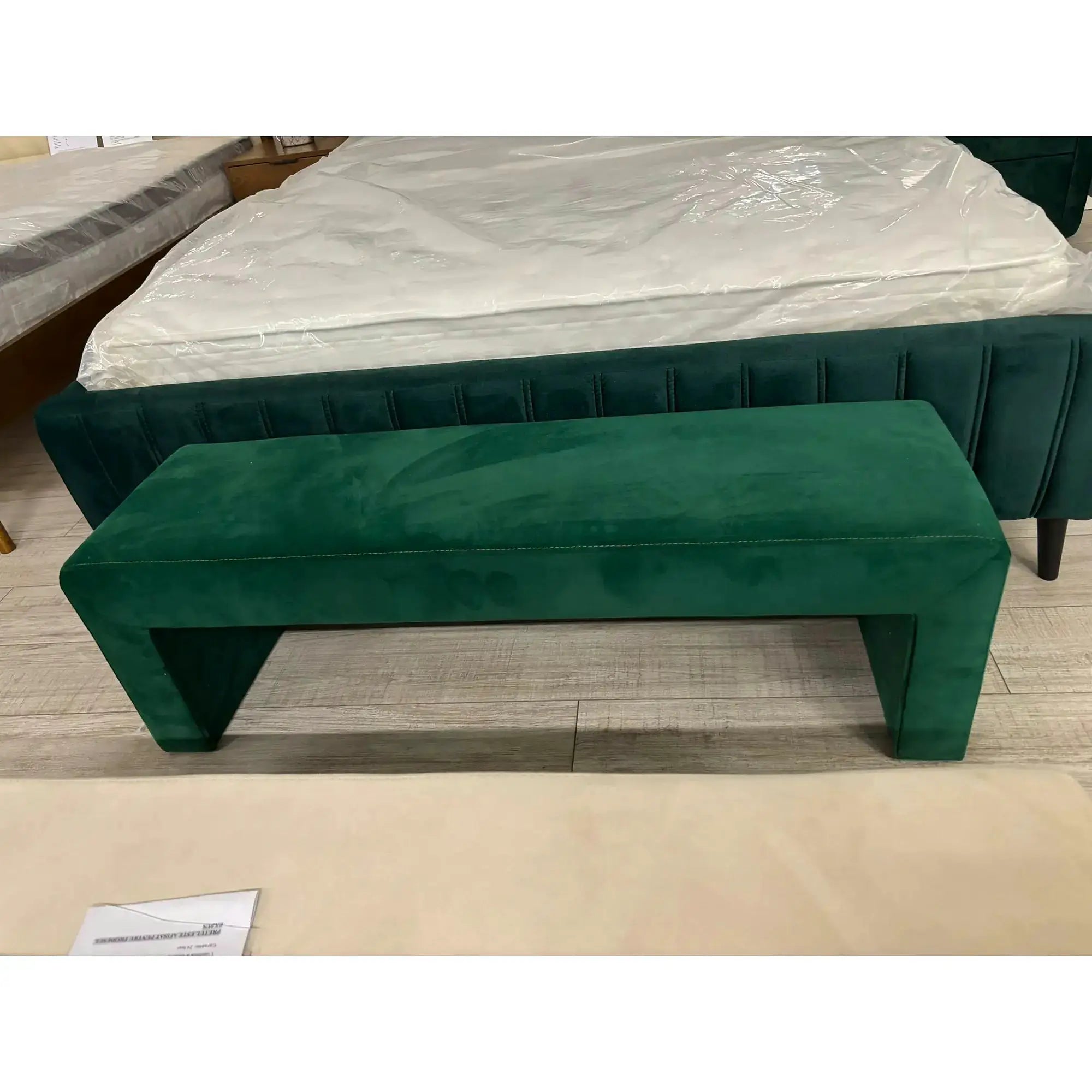 PRODUS RESIGILAT - Bancheta OPERA, verde smarald, stofa catifelata, 141x43x49 cm