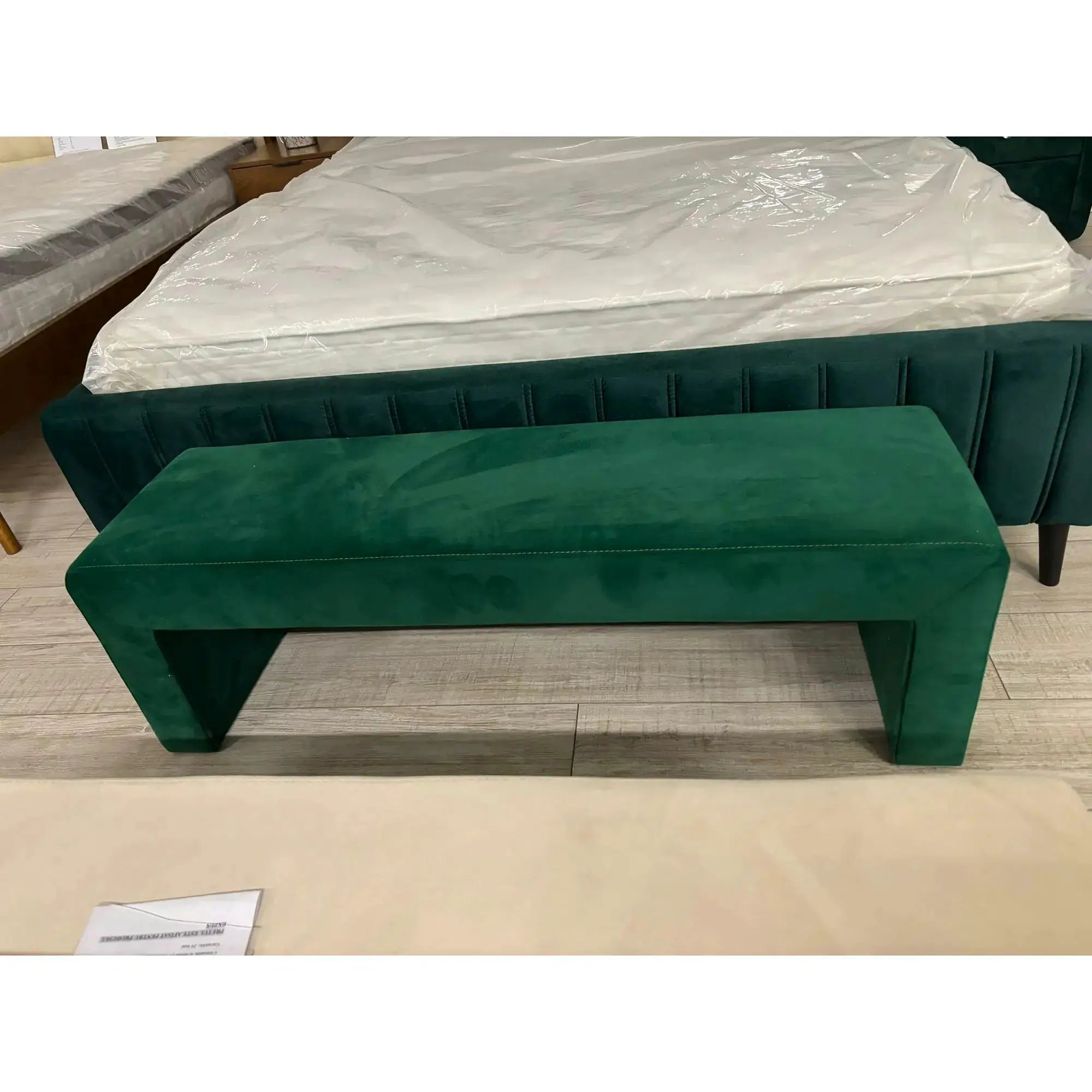 PRODUS RESIGILAT - Bancheta OPERA, verde smarald, stofa catifelata, 141x43x49 cm