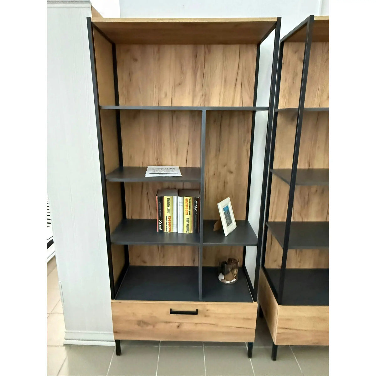 PRODUS RESIGILAT - Biblioteca SANTES, stejar artisan auriu/gri antracit, PAL, 90x42x198 cm