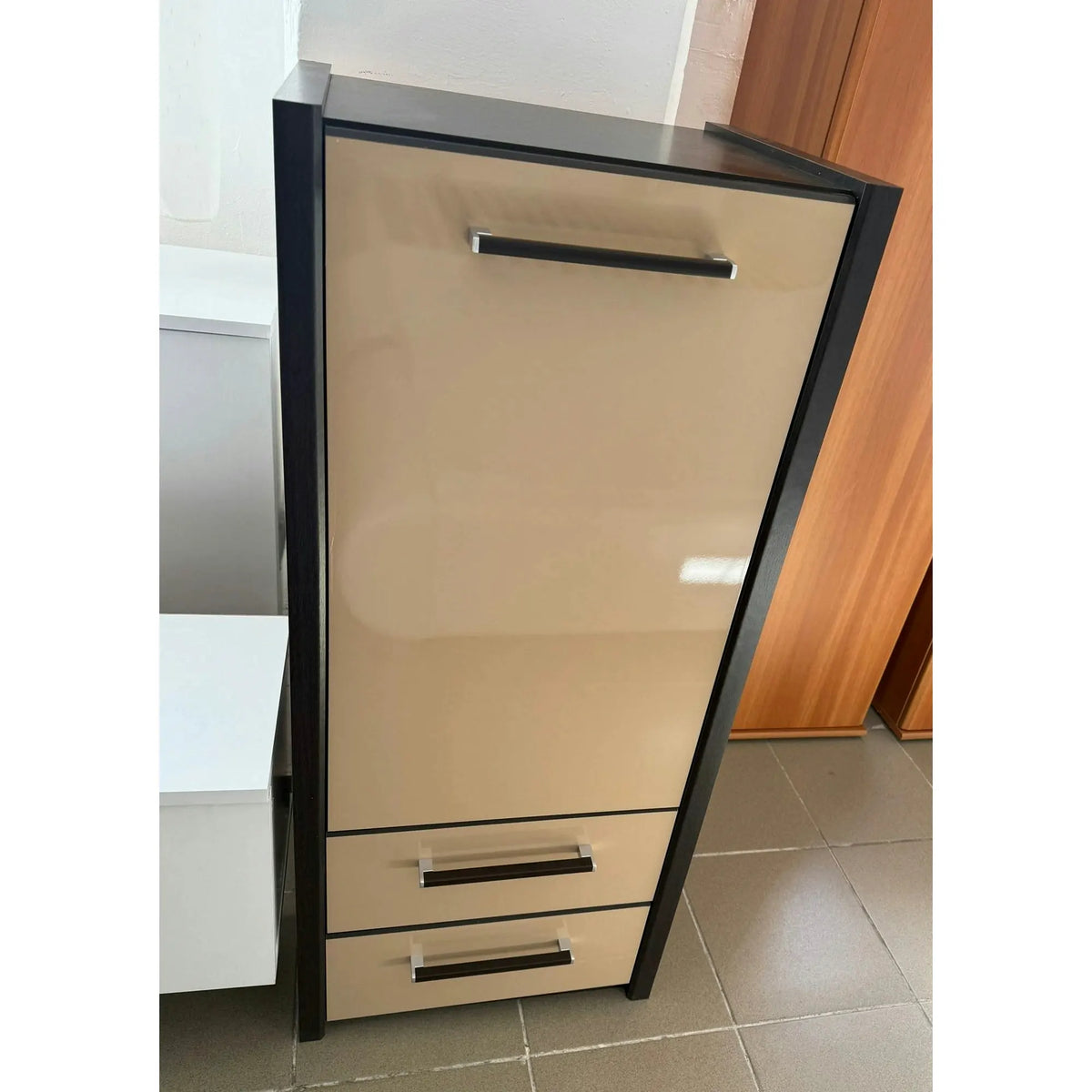 PRODUS RESIGILAT - Comoda inalta MIRACCO, wenge/bej, PAL, 49x40x110 cm