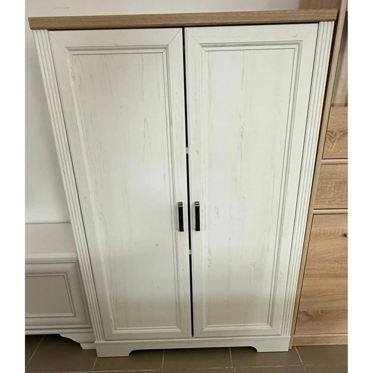 PRODUS RESIGILAT - Comoda JASMIN, alb/stejar artisan, PAL, 86x38x127 cm