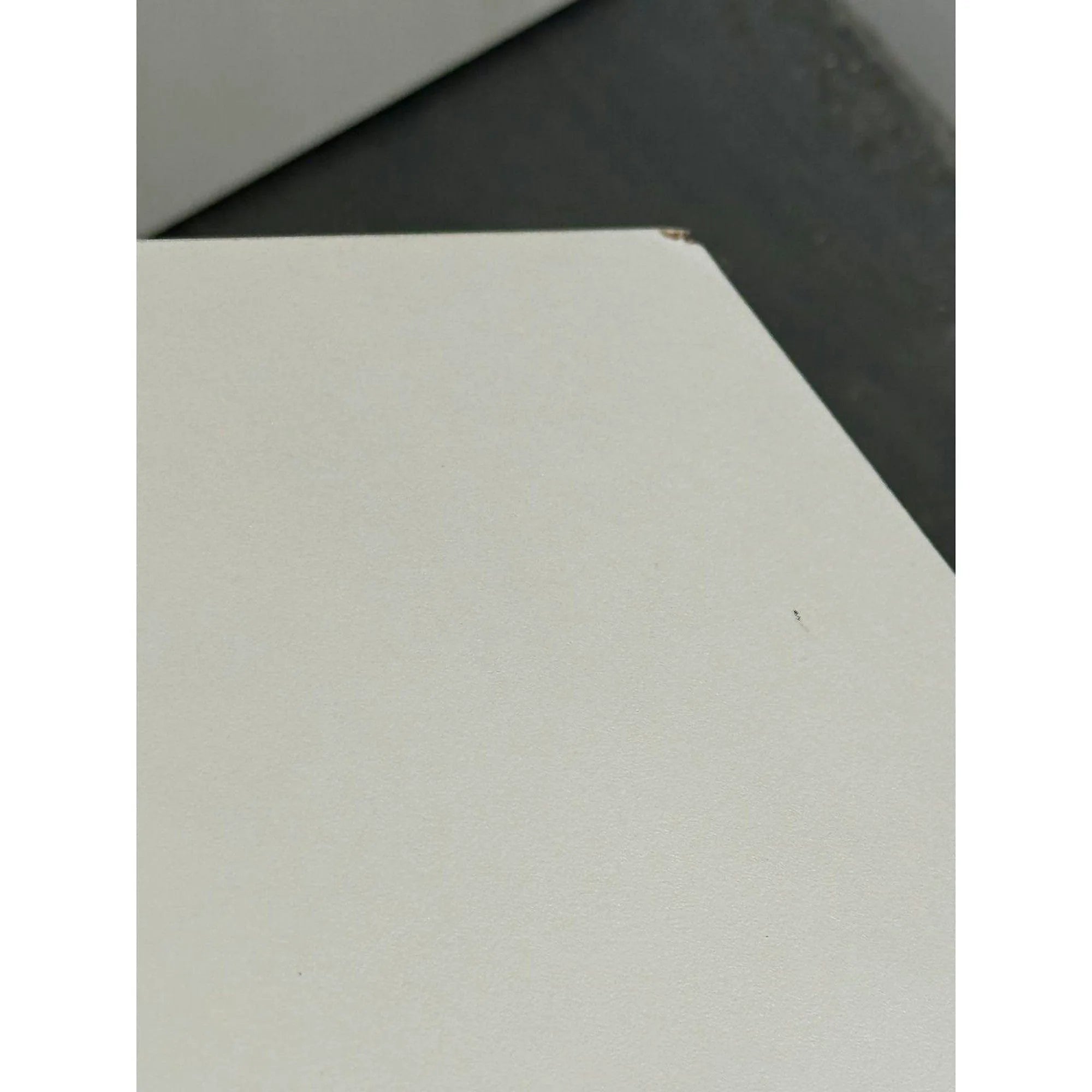 PRODUS RESIGILAT - Comoda TV cu 2 usi suspendata Vigo, alb/negru lucios, 180x40x30 cm