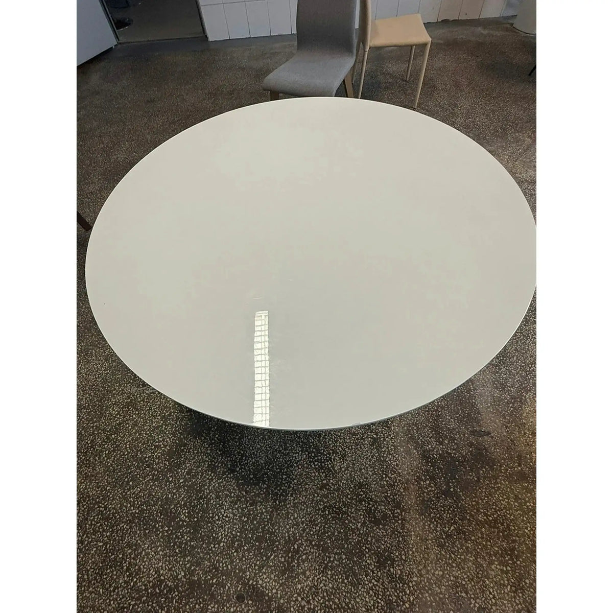 PRODUS RESIGILAT - Masa rotunda 120 VEGAS, alb/auriu, MDF/metal