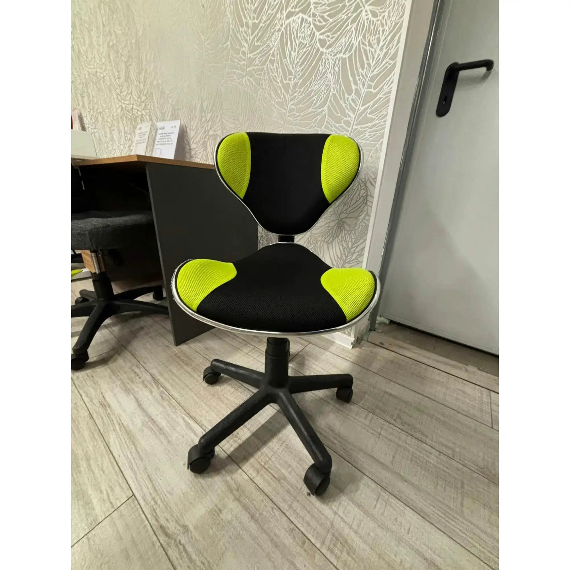 PRODUS RESIGILAT - Scaun de birou Q-G2, negru/verde, stofa/plastic/metal, 48x41x80/92 cm