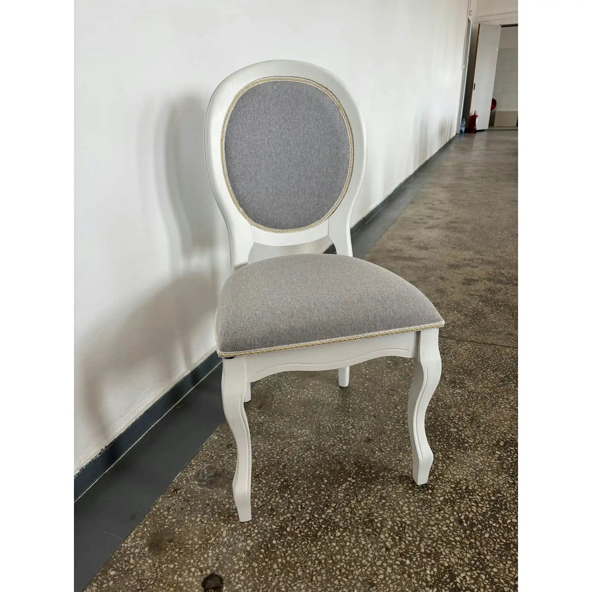 PRODUS RESIGILAT - Scaun FN-SC, gri/alb, stofa clasica/lemn