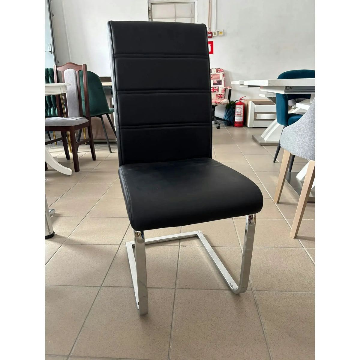 PRODUS RESIGILAT - Scaun tapitat K85, negru/crom, metal/piele ecologica, 42x56x100 cm