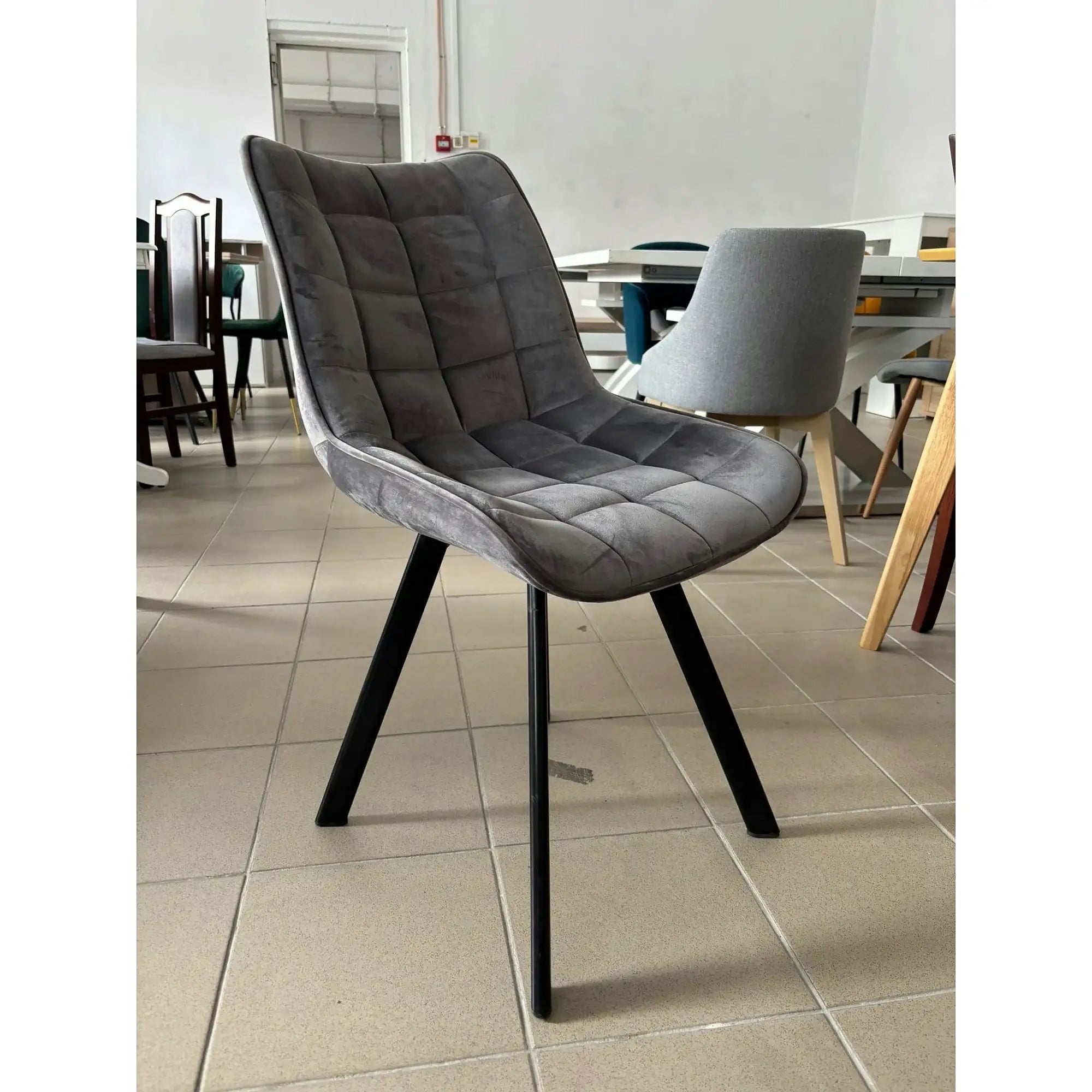 PRODUS RESIGILAT - Scaun tapitat modern K332, gri/negru, stofa catifelata/metal, 46x61x84 cm