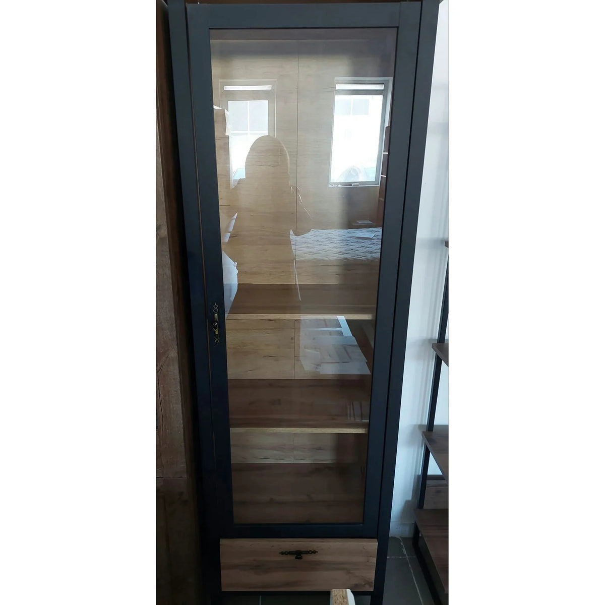 PRODUS RESIGILAT - Vitrina LOFT, stejar wotan/negru, PAL/sticla, 62x39x193 cm