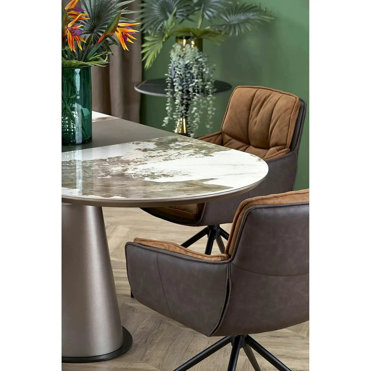 Scaun dining modern K523, maro/negru, stofa/piele ecologica, 61x61x85 cm