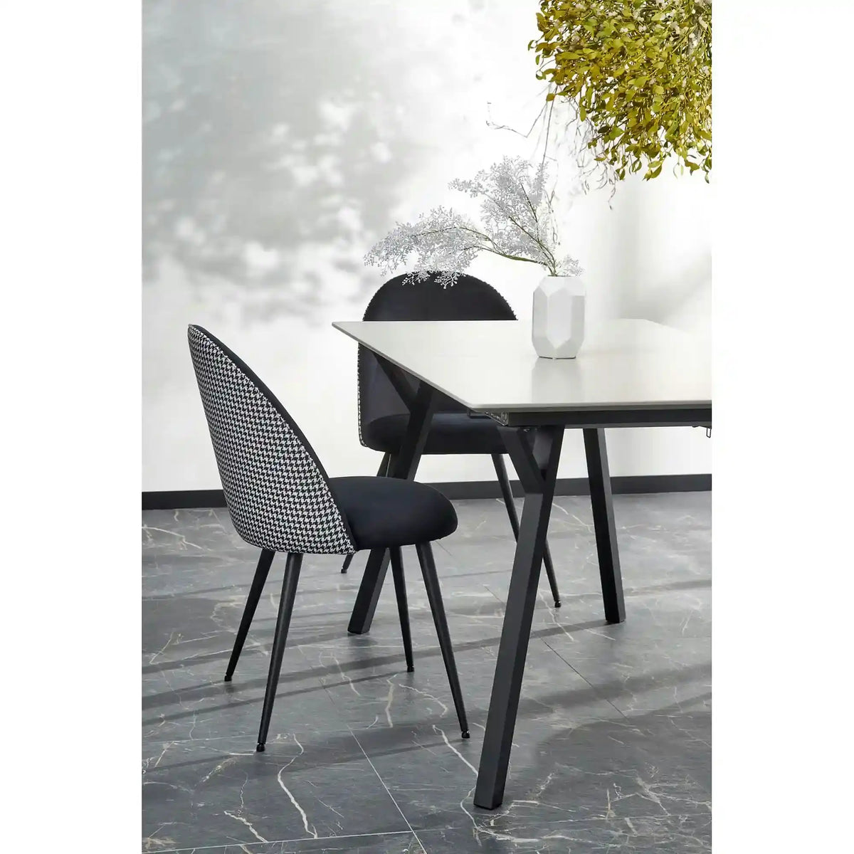 Scaun K478, stofa alb/negru, 49x54x84 cm