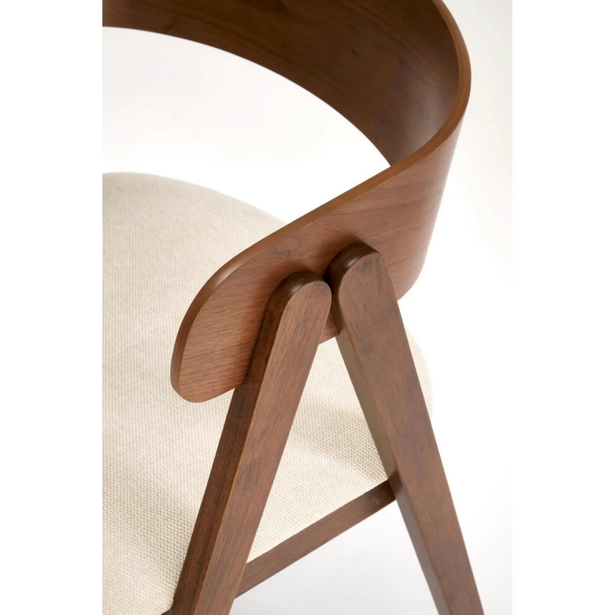 Scaun K562, bej deschis/nuc, stofa/lemn, 55x49x75 cm