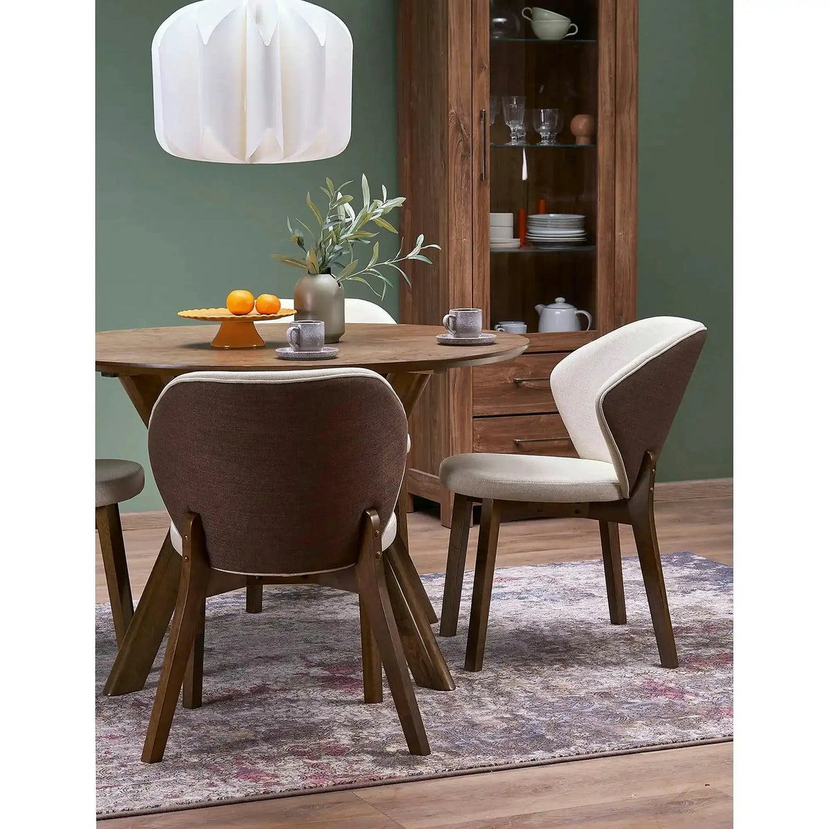 Scaun K583, bej/nuc, stofa clasica/lemn, 57x63x81 cm