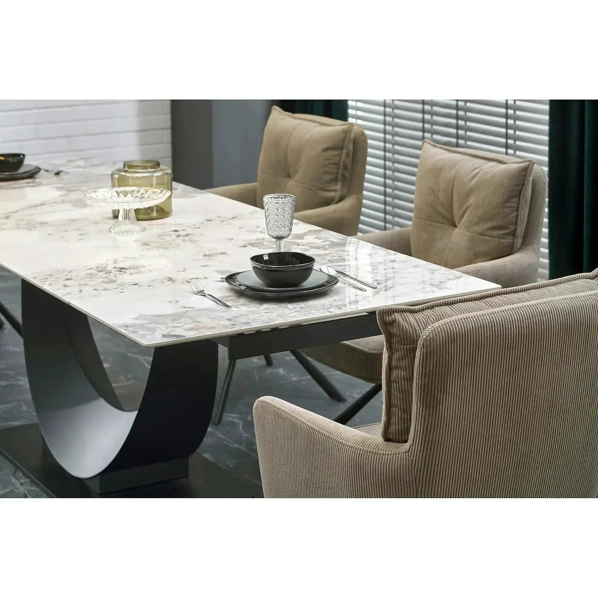 Scaun rotativ K528, cappucino/negru, stofa catifelata/metal, 60x67x90 cm