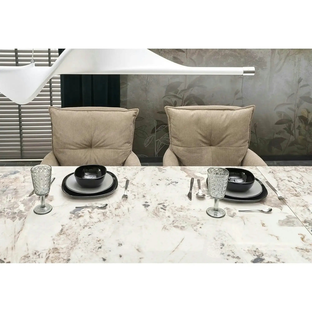 Scaun rotativ K528, cappucino/negru, stofa catifelata/metal, 60x67x90 cm